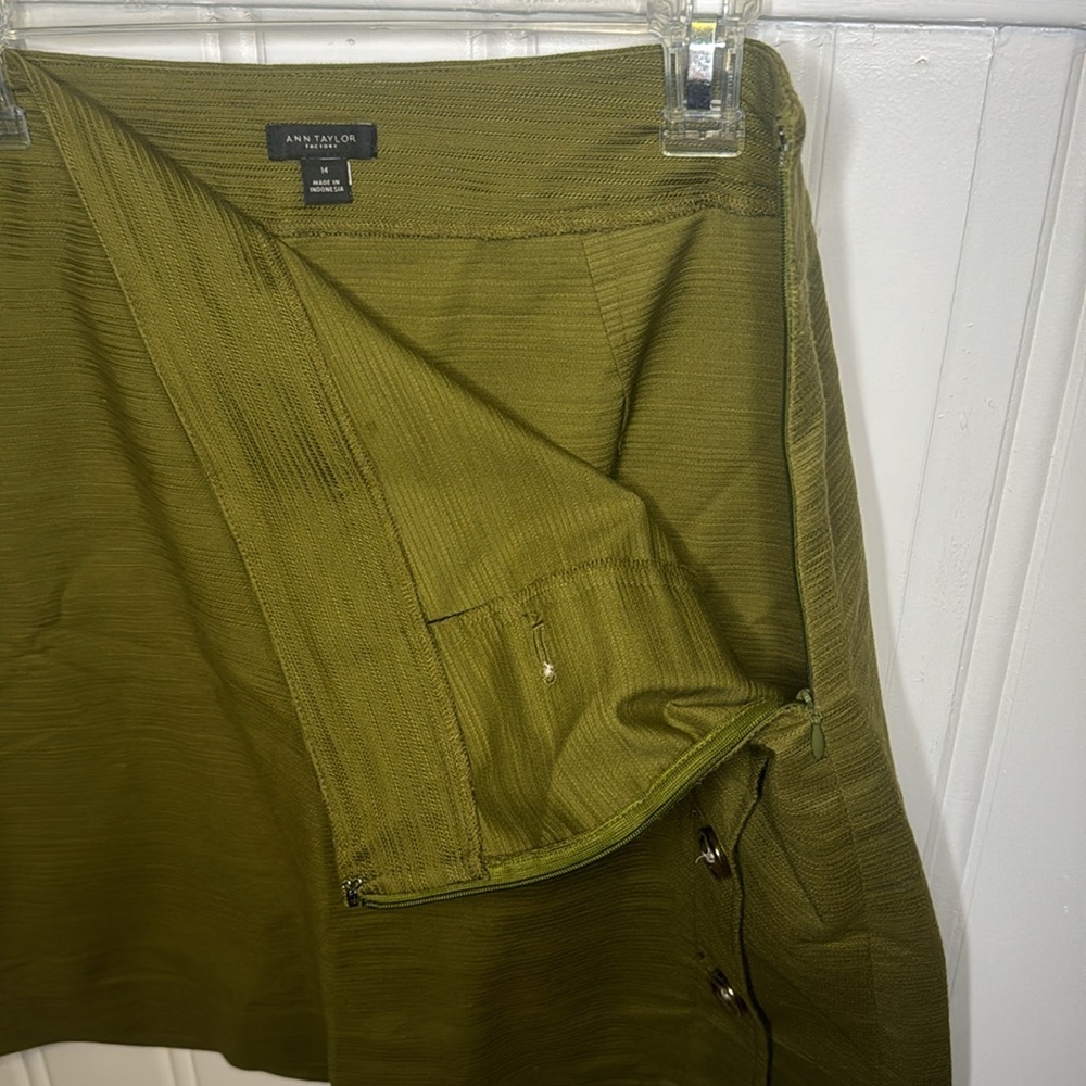 Green Knee Length Ann Taylor Factory Skirt - Size 14 - Picture 5 of 7
